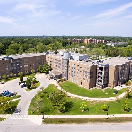 Residence & Conference Centre - Windsor Bagian luar foto