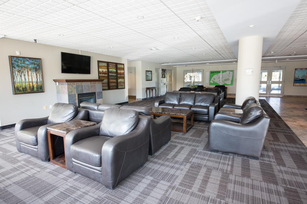 Residence & Conference Centre - Windsor Bagian luar foto