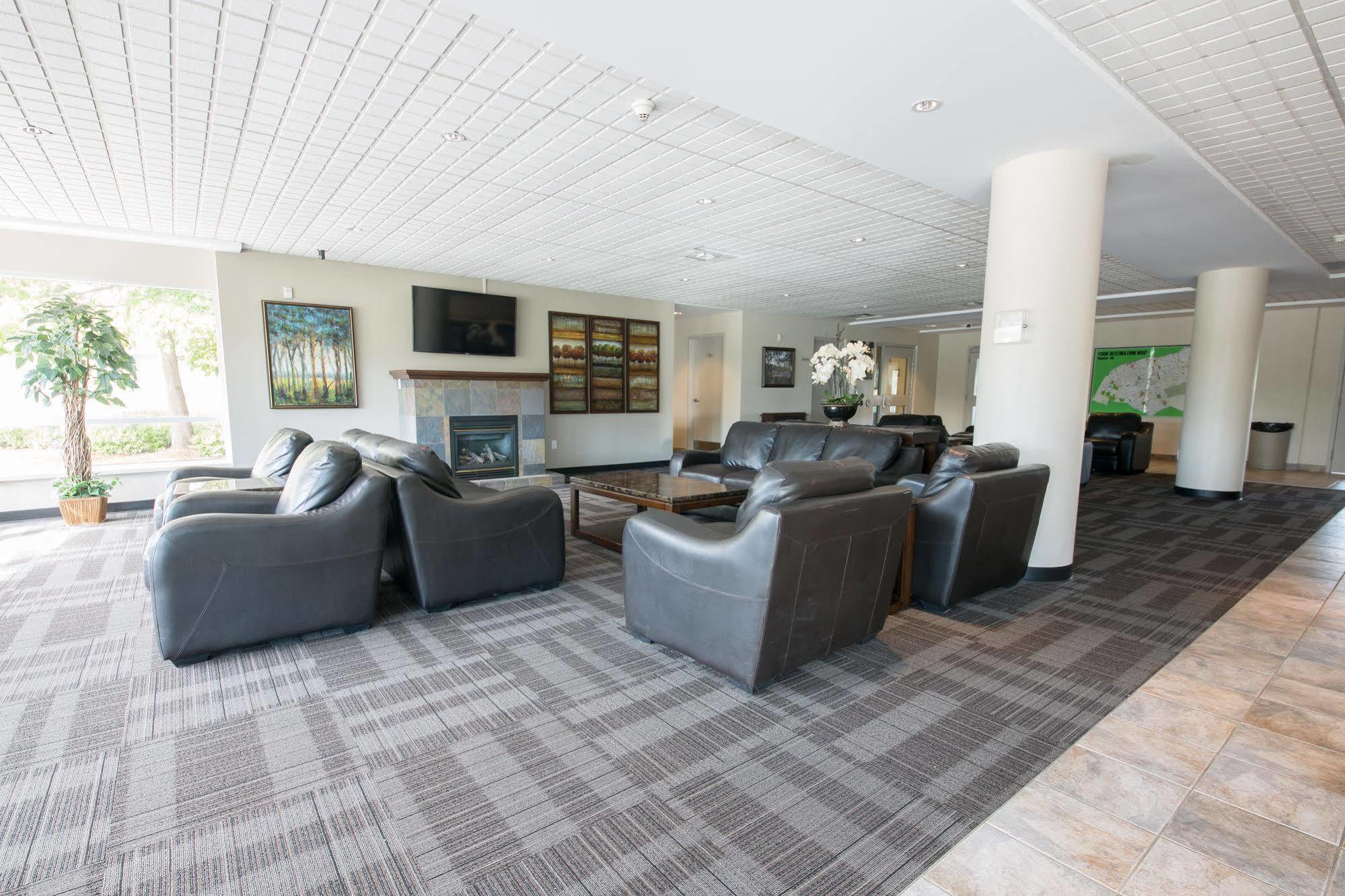 Residence & Conference Centre - Windsor Bagian luar foto